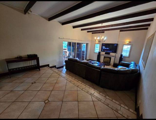 5 BEDROOM PROPERTY TO RENT IN LYNNWOOD MANOR